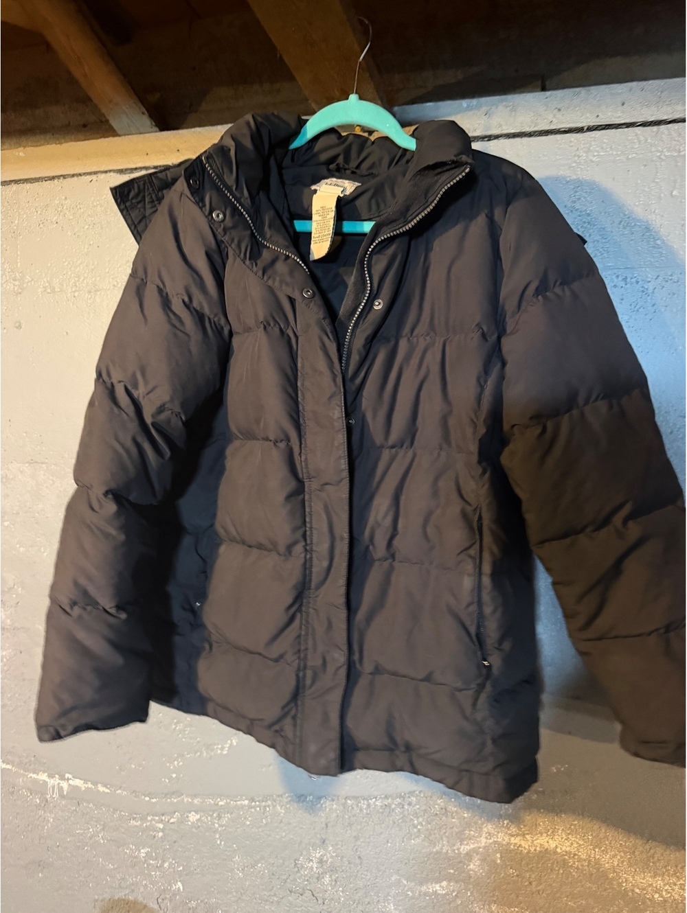 L.L.Bean Women's Black Puffer Jacket with Faux Fur Trim Hood Size L